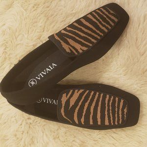 Vivaia,  Blk/Animal print  size  7 1/2